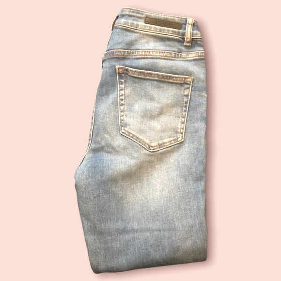 DECJUBA Jeans Decjuba Distressed High Rise Jean Poshmark